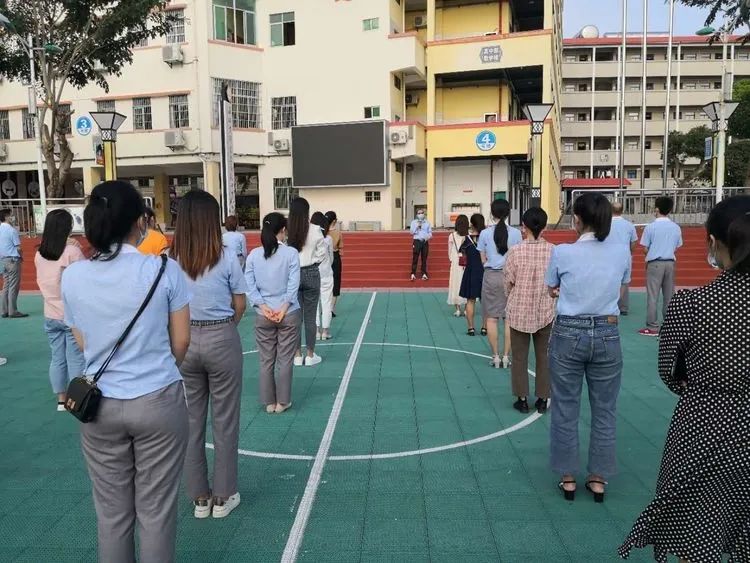 ?？邳S岡金盤高級中學開學防疫演練已開始！