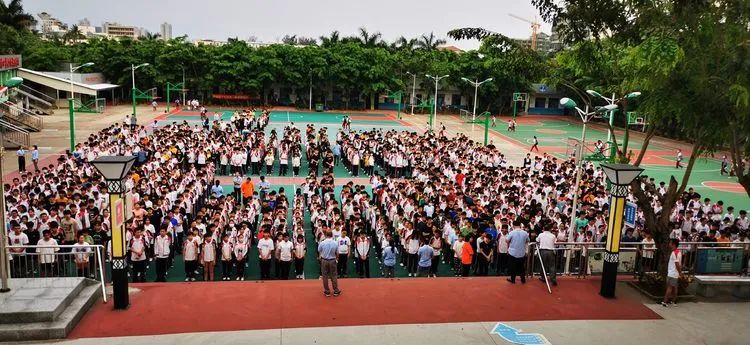 有備無(wú)患防患未然  應(yīng)急有方遇險(xiǎn)不慌——?？邳S岡金盤(pán)高級(jí)中學(xué)開(kāi)展防震應(yīng)急疏散演練