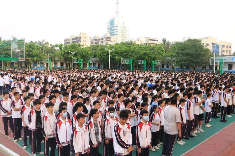 有備無(wú)患防患未然  應(yīng)急有方遇險(xiǎn)不慌——?？邳S岡金盤(pán)高級(jí)中學(xué)開(kāi)展防震應(yīng)急疏散演練