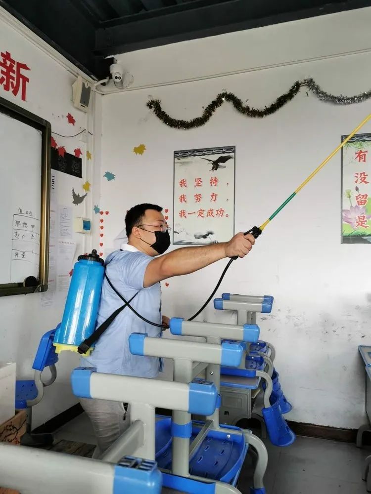 ?？邳S岡金盤高級中學開學防疫演練已開始！