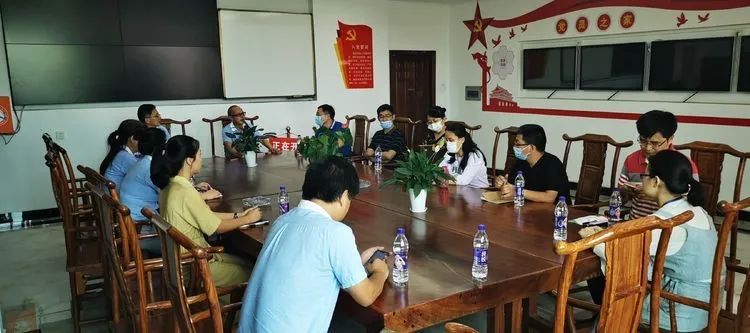 助力教學(xué) 沖刺高考——海南華僑中學(xué)、?？邳S岡金盤高級(jí)中學(xué)舉行高考備考研討會(huì)