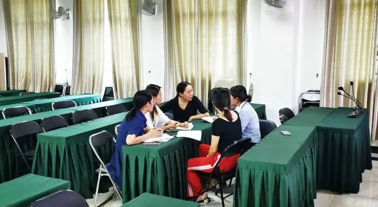 助力教學(xué) 沖刺高考——海南華僑中學(xué)、?？邳S岡金盤高級(jí)中學(xué)舉行高考備考研討會(huì)