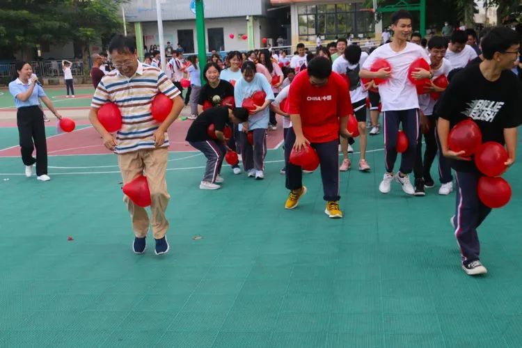 七月鳳凰花開(kāi)日，乃我金榜題名時(shí)——2020年?？邳S岡金盤(pán)高級(jí)中學(xué)高考動(dòng)員活動(dòng)