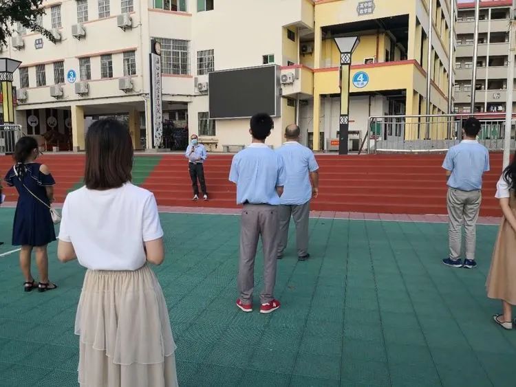 ?？邳S岡金盤高級中學開學防疫演練已開始！