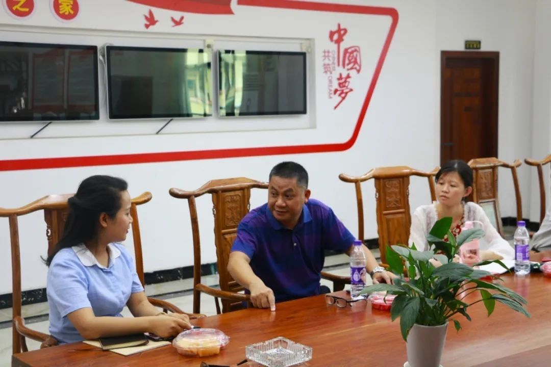 高端研討互學(xué)互鑒 資源共享共促共贏——記海南中學(xué)?？邳S岡金盤(pán)高級(jí)中學(xué)高考備考研討會(huì)