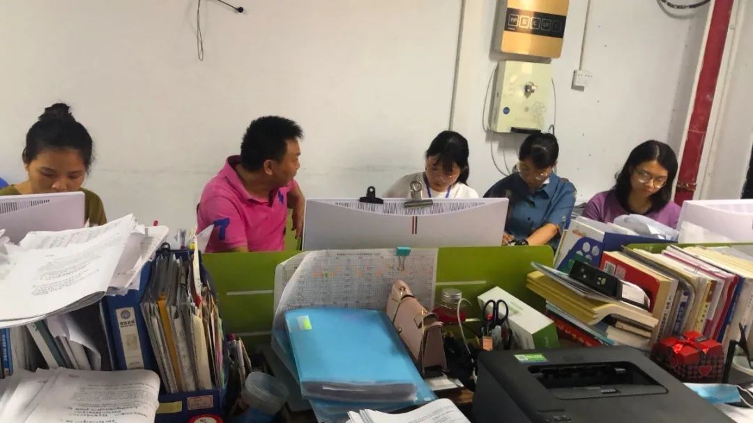 高端研討互學(xué)互鑒 資源共享共促共贏——記海南中學(xué)?？邳S岡金盤(pán)高級(jí)中學(xué)高考備考研討會(huì)