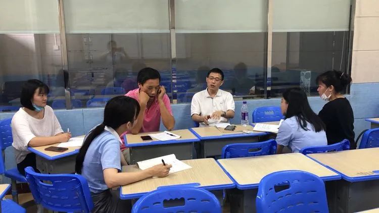 助力教學(xué) 沖刺高考——海南華僑中學(xué)、?？邳S岡金盤高級(jí)中學(xué)舉行高考備考研討會(huì)