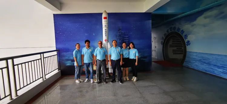 參觀學(xué)習(xí)取真經(jīng) 借鑒經(jīng)驗促提升——海口黃岡金盤高級中學(xué)赴黃岡中學(xué)研修交流