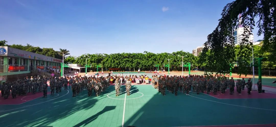 迷彩青春 乘風(fēng)起航——記?？邳S岡金盤高級中學(xué)初中部2020級新生軍訓(xùn)總結(jié)大會