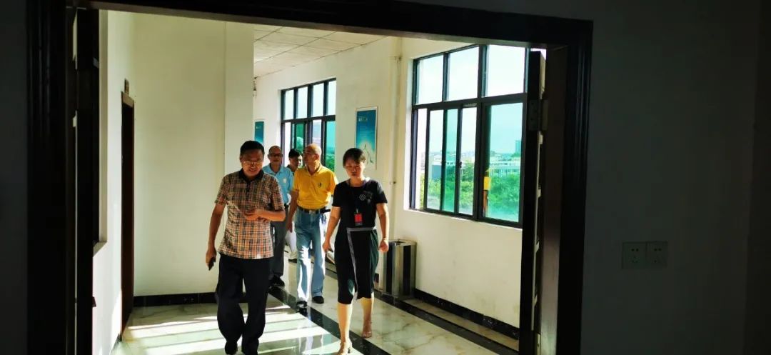 護航“開學(xué)季”——?？邳S岡金盤高級中學(xué)迎2020秋季開學(xué)督導(dǎo)檢查