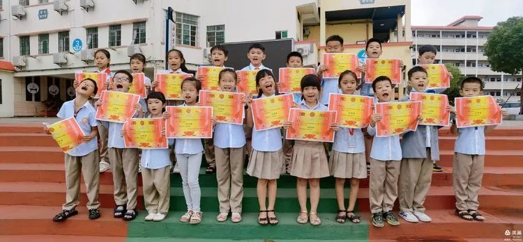 只爭朝夕，不負(fù)韶華——?？邳S岡金盤高級中學(xué)小學(xué)部月考表彰大會