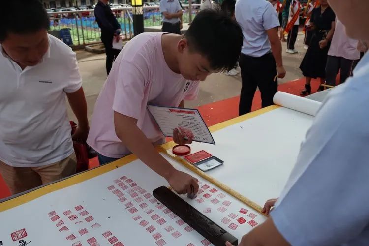 ?？邳S岡金盤高級中學(xué)——十八而至，放飛理想2021屆成人禮