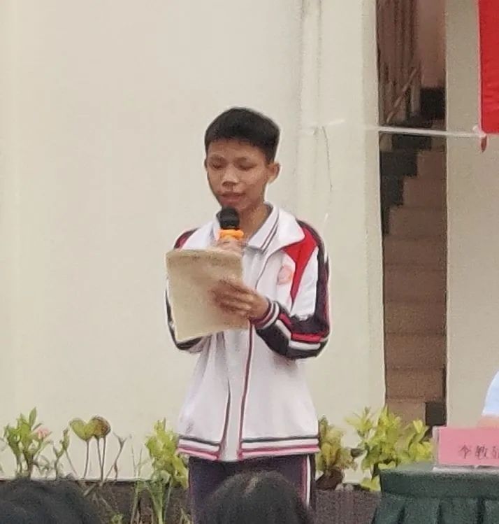 不負(fù)光陰，砥礪前行—— 高一年級期中考試表彰大會