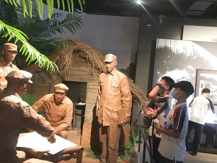 “重溫紅色歷史，做時(shí)代新人”——海口黃岡金盤高級中學(xué)初中部春季研學(xué)活動