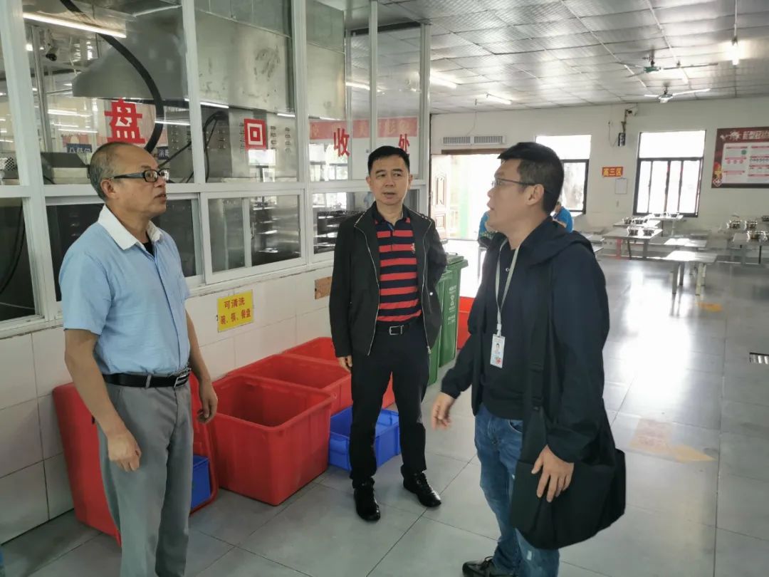 護航新學(xué)期——?？谑惺袌霰O(jiān)督管理局來我校開展學(xué)校食堂食品安全聯(lián)合檢查工作