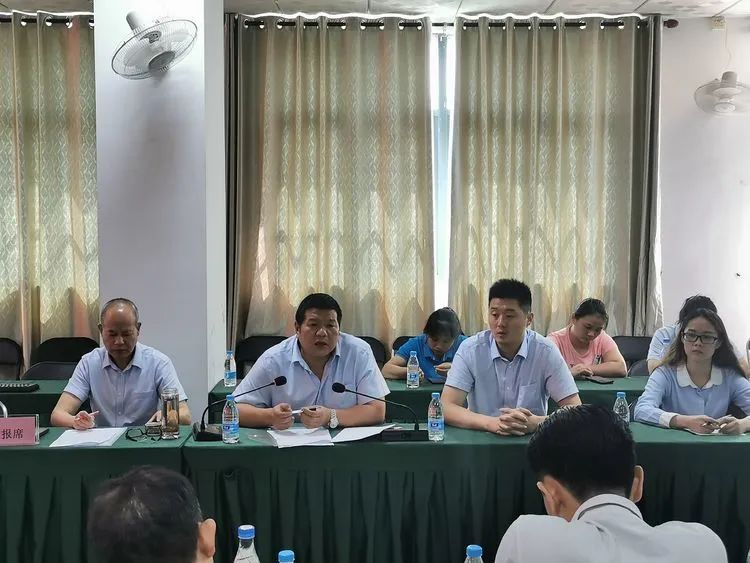 年檢促前行 乘勢再揚(yáng)帆——?？邳S岡金盤高級中學(xué)迎接市教育局年檢工作檢查指導(dǎo)