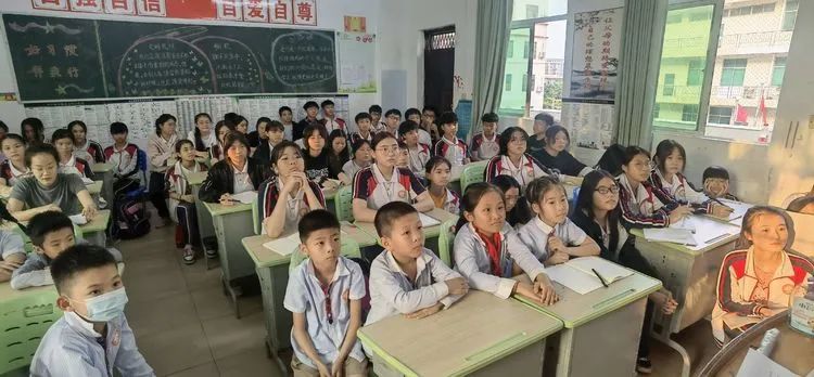 ?？邳S岡金盤高級(jí)中學(xué)·晨曦文學(xué)社成立