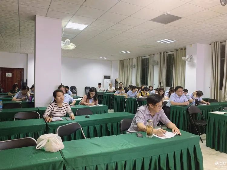 不負(fù)光陰，砥礪前行——高二年級下學(xué)期期中考試表彰