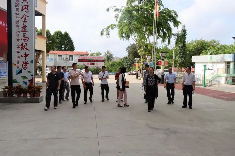 年檢促前行 乘勢再揚(yáng)帆——?？邳S岡金盤高級中學(xué)迎接市教育局年檢工作檢查指導(dǎo)