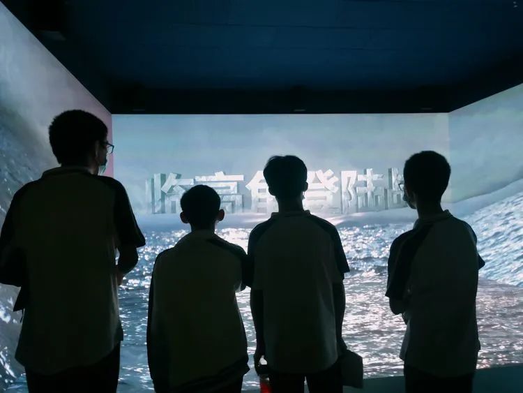 “重溫紅色歷史，做時(shí)代新人”——?？邳S岡金盤高級中學(xué)初中部春季研學(xué)活動