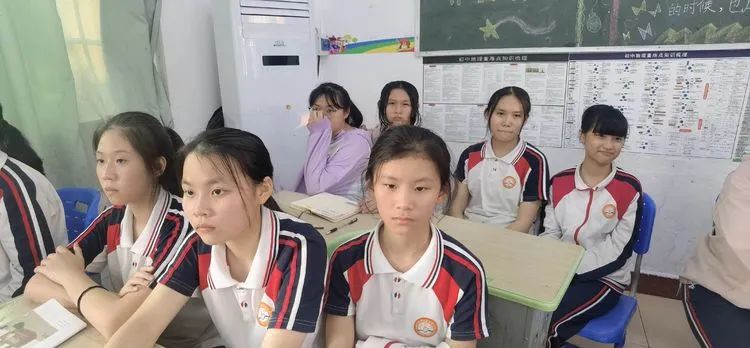 ?？邳S岡金盤高級(jí)中學(xué)·晨曦文學(xué)社成立