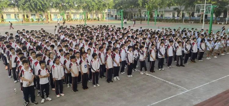 海口黃岡金盤高級中學(xué)初中小學(xué)部·2021春季期中表彰