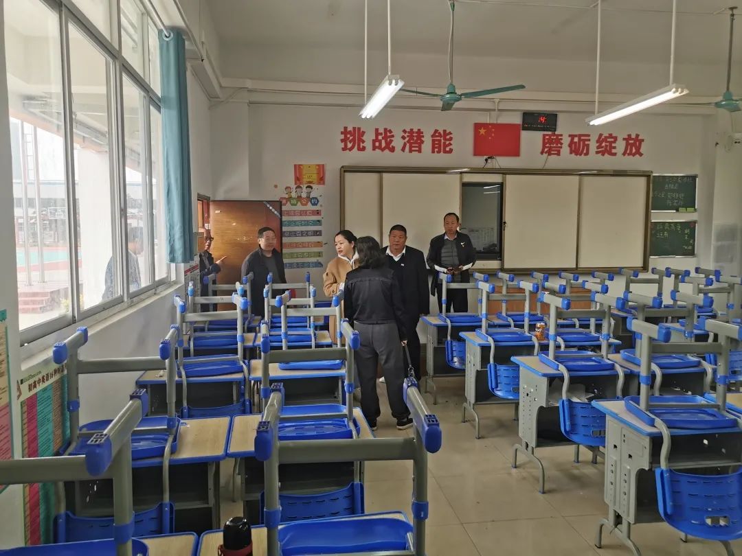 寒假常態(tài)化疫情防控檢查——市教育局王玉芳主任一行到我校開展安全檢查