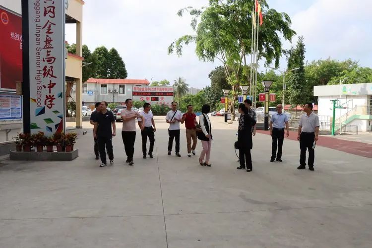 年檢促前行 乘勢再揚(yáng)帆——?？邳S岡金盤高級中學(xué)迎接市教育局年檢工作檢查指導(dǎo)