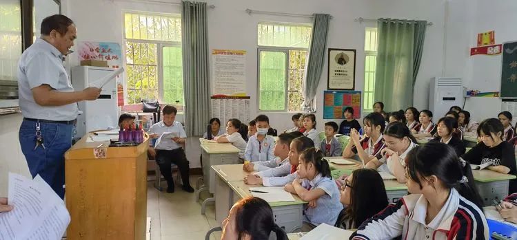 海口黃岡金盤高級(jí)中學(xué)·晨曦文學(xué)社成立