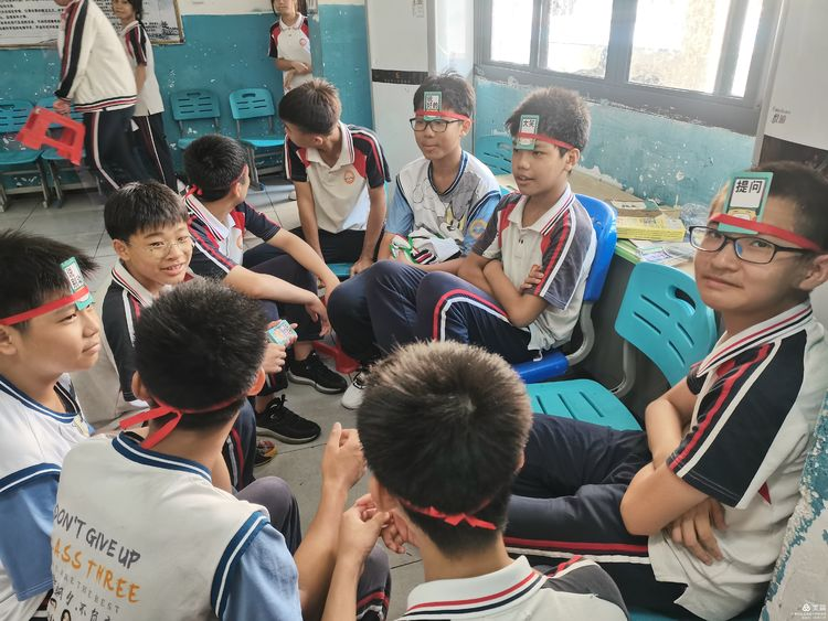 “展風(fēng)采 慶六一”|海口黃岡金盤高級中學(xué)初中小學(xué)部慶六一活動暨新少先隊員入隊儀式