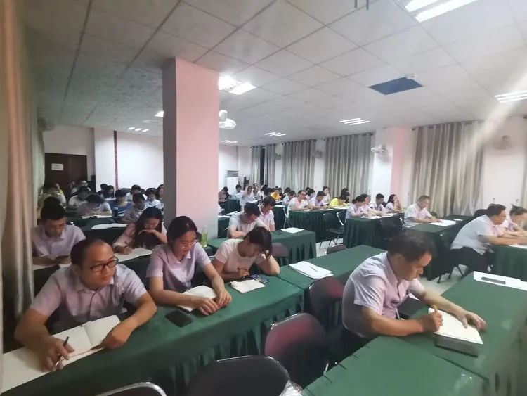 高考必勝，走向輝煌—?？邳S岡金盤高級中學(xué)舉行2021屆高考送考大會