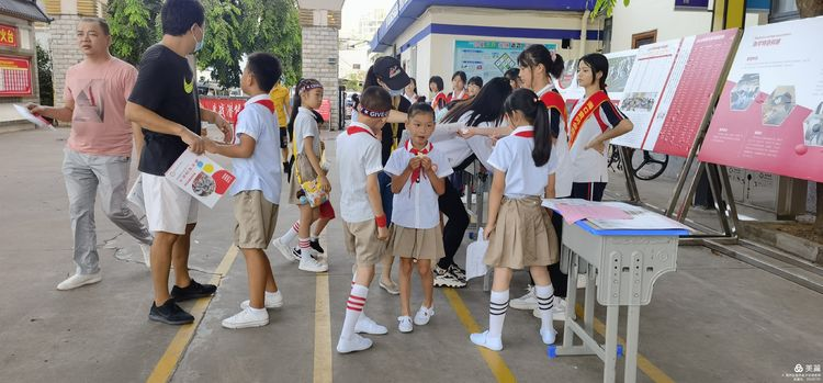 “展風(fēng)采 慶六一”|?？邳S岡金盤高級中學(xué)初中小學(xué)部慶六一活動暨新少先隊員入隊儀式