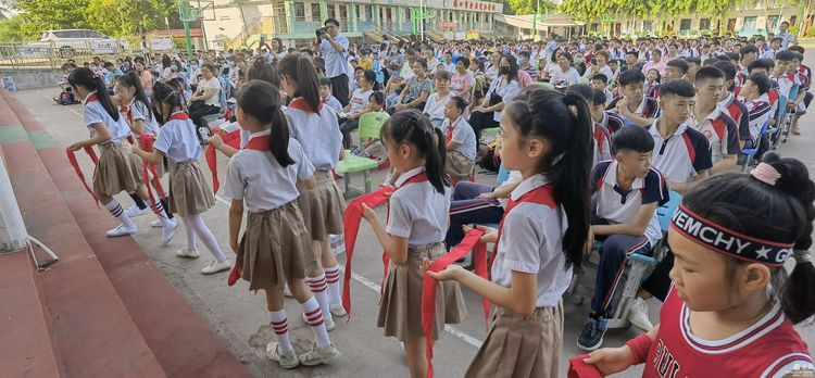 “展風(fēng)采 慶六一”|?？邳S岡金盤高級中學(xué)初中小學(xué)部慶六一活動暨新少先隊員入隊儀式