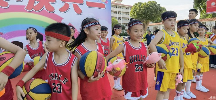 “展風(fēng)采 慶六一”|?？邳S岡金盤高級中學(xué)初中小學(xué)部慶六一活動暨新少先隊員入隊儀式