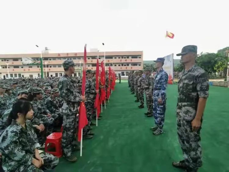 ?迷彩軍訓(xùn)，青春蛻變——?？邳S岡金盤高級中學(xué)2021級高一年級軍訓(xùn)