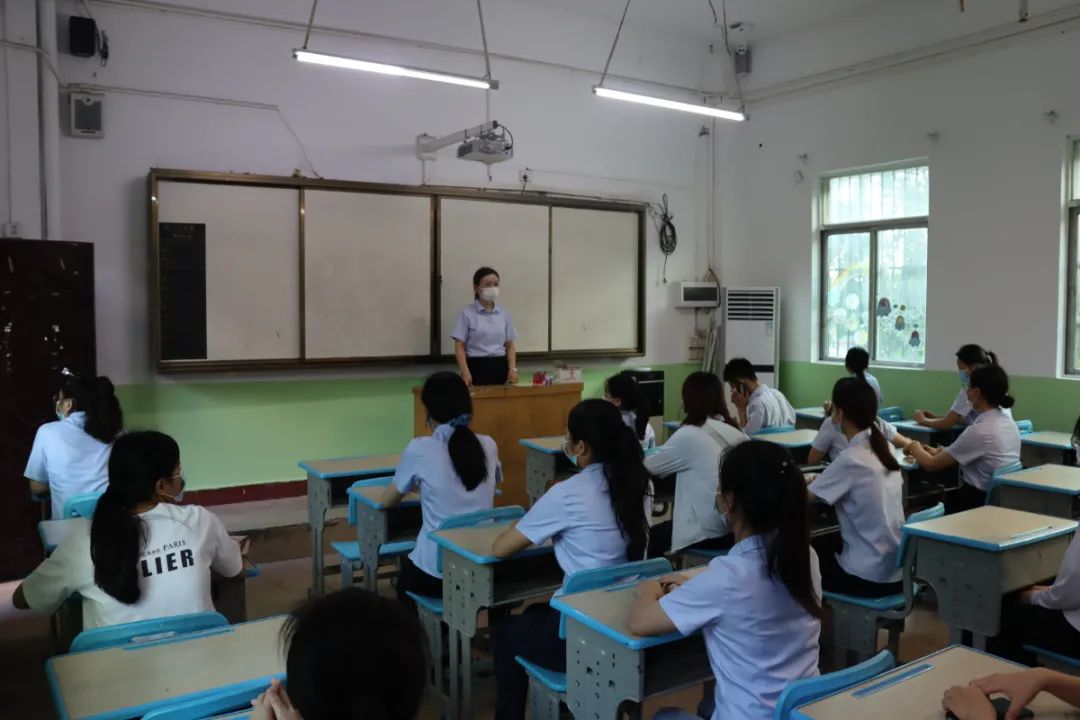 以練促防——?？邳S岡金盤高級中學開學及疫情防控應(yīng)急演練