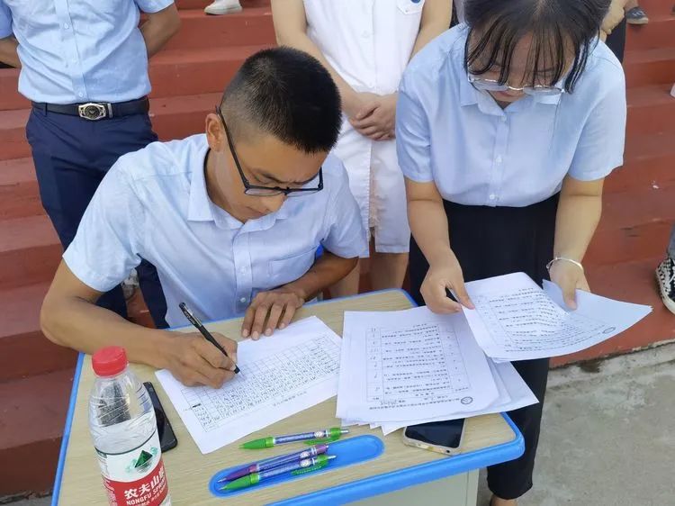 迷彩軍訓(xùn) 青春無悔