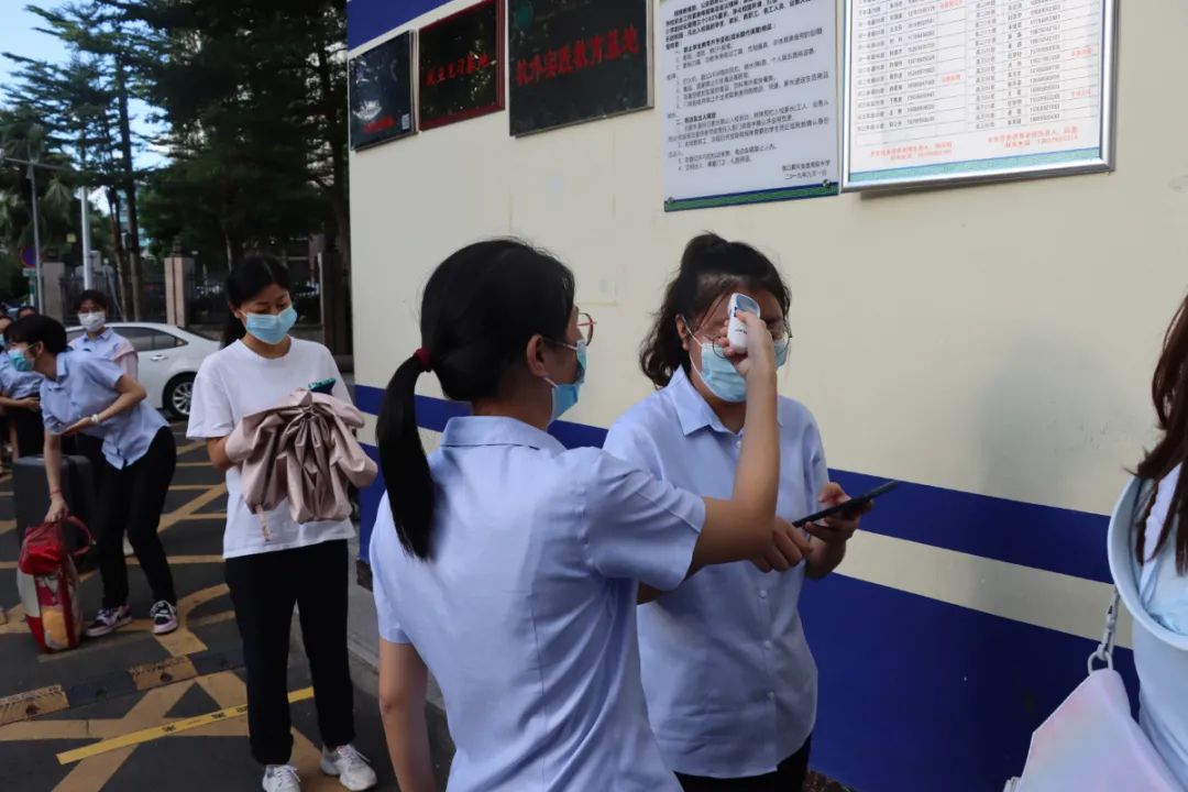 以練促防——海口黃岡金盤高級中學開學及疫情防控應(yīng)急演練