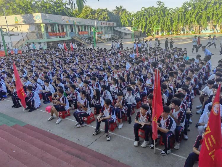 感恩明志 逐夢黃岡 | ?？邳S岡金盤高級中學(xué)初中部開學(xué)典禮暨表彰大會