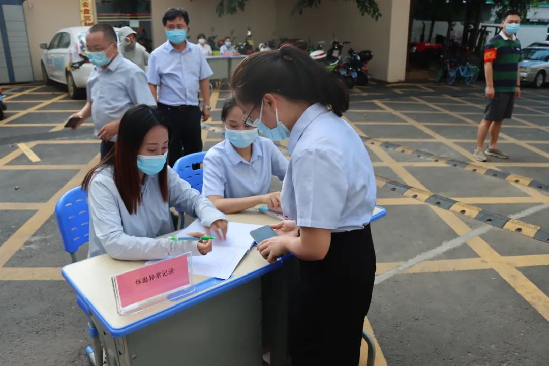 以練促防——海口黃岡金盤高級中學開學及疫情防控應(yīng)急演練