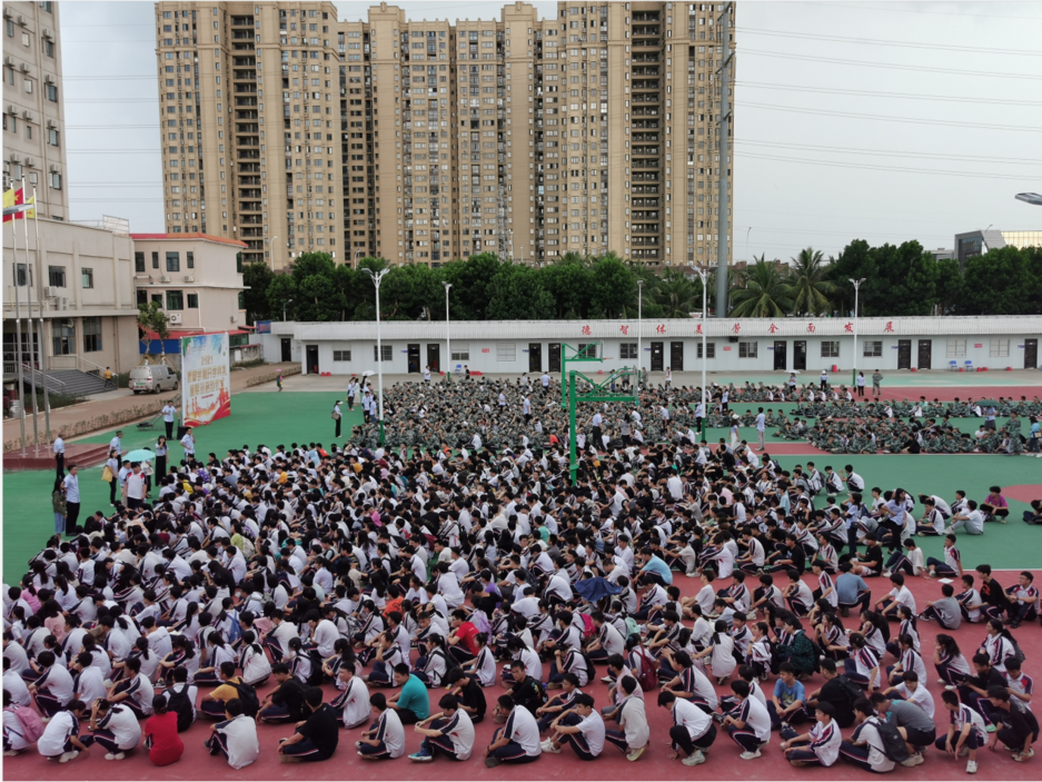 珍愛生命，防患于未然——?？邳S岡金盤高級中學(xué)消防疏散演練活動(dòng)