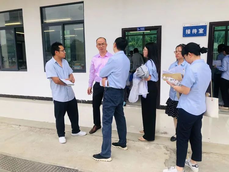 【校園動(dòng)態(tài)】有效減負(fù)，協(xié)同發(fā)展——?？邳S岡金盤高級(jí)中學(xué)迎接責(zé)任督學(xué)督導(dǎo)“雙減”和“五項(xiàng)管理”工作