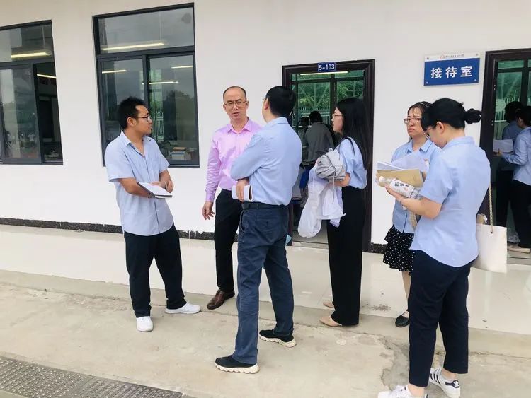 【校園動(dòng)態(tài)】以教促學(xué) 引領(lǐng)方向——記海口市教培院羅家富老師蒞臨?？邳S岡金盤高級(jí)中學(xué)指導(dǎo)教學(xué)工作