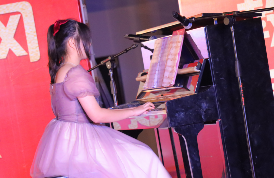 【校園新聞】青春逢盛世 起航在黃岡——海口黃岡金盤高級(jí)中學(xué)2022椰海校區(qū)元旦晚會(huì)