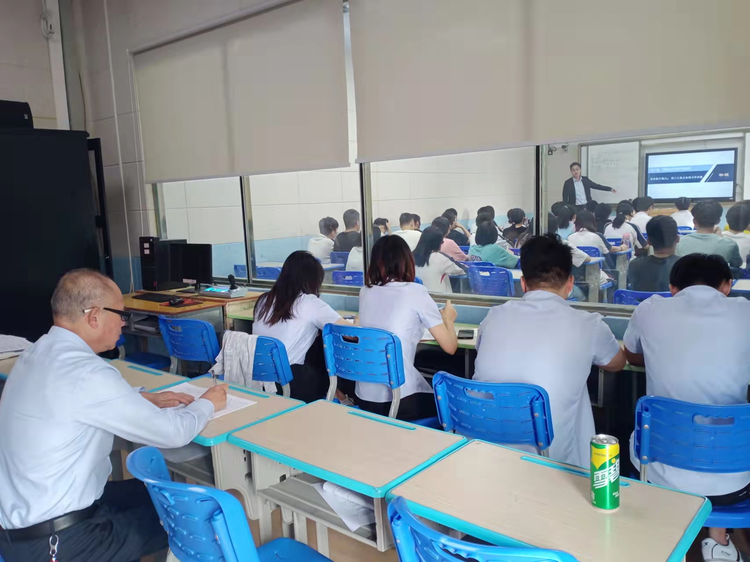 【教師風(fēng)采】賽課磨礪促花開，三尺講臺展風(fēng)采——?？邳S岡金盤高級中學(xué)教師賽課活動