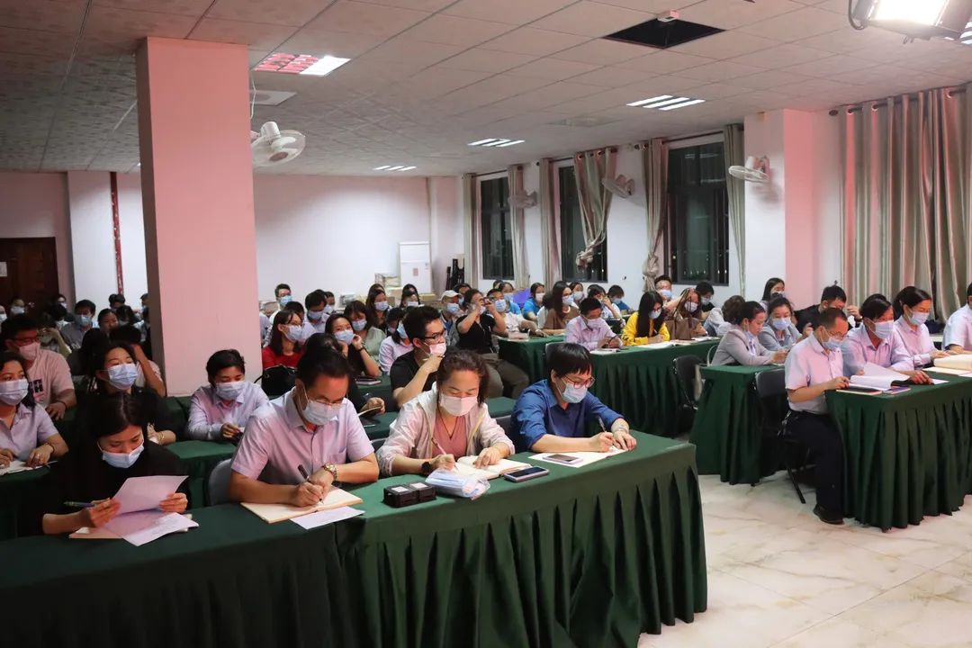 【校園資訊】壓實(shí)疫情防控措施  筑牢校園安全防線n——?？邳S岡金盤高級(jí)中學(xué)疫情防控工作