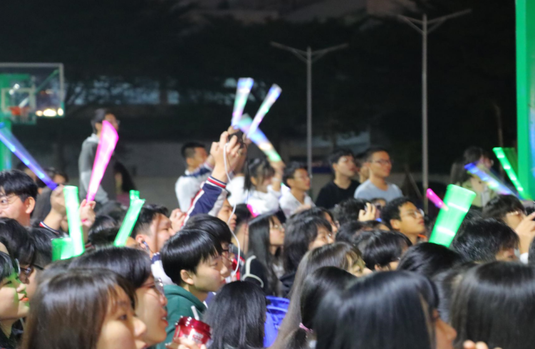 【校園新聞】青春逢盛世 起航在黃岡——?？邳S岡金盤高級(jí)中學(xué)2022椰海校區(qū)元旦晚會(huì)