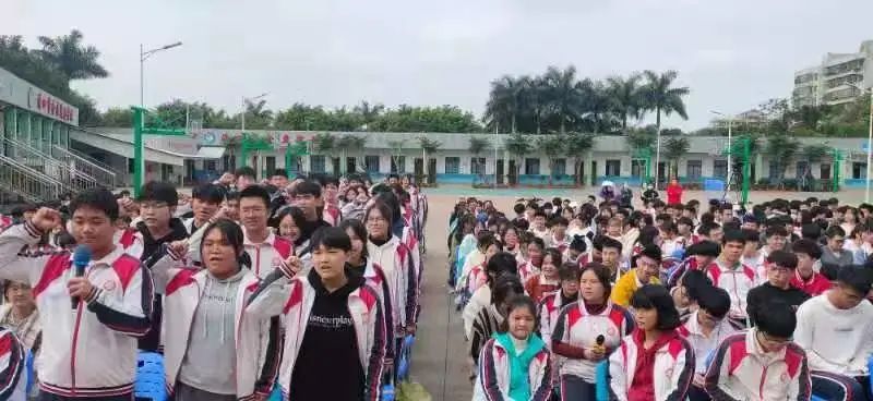 【校園新聞】決戰(zhàn)百日 誓創(chuàng)輝煌：海口黃岡金盤高級(jí)中學(xué)舉行2022屆高考百日沖刺誓師大會(huì)